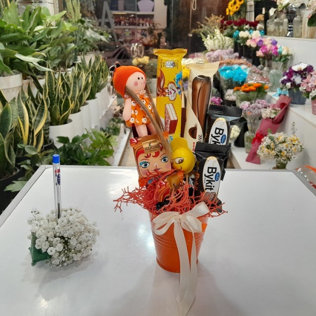 پک ولنتاین عروسک و شکلات و عطر (انتخابی)