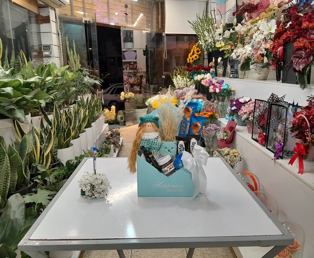 پک عطر ولنتاین با گل و عروسک کد A3 برند آنایو