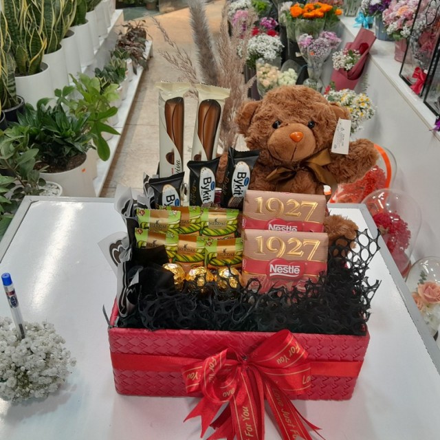 پک  ولنتاین عطر کد A14 با عروسک خرس و شکلات