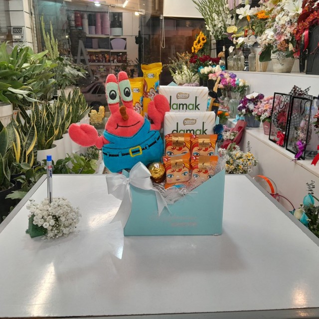 پک لاکچری ولنتاین با گل و عروسک کد C12 برند آنایو