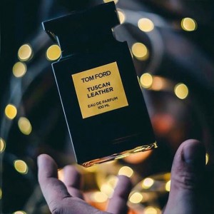 عطر گرمی توسکان لدر تام ‌فورد لوزی