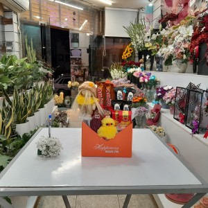 پک عطر ولنتاین با گل و عروسک کد A1 برند آنایو