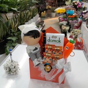 پک اقتصادی ولنتاین با گل و عروسک کد B11 برند آنایو