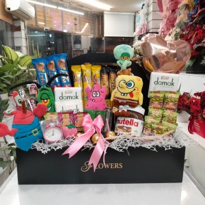 پک لاکچری ولنتاین با گل و عروسک کد C5 برند آنایو