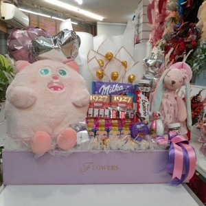 پک لاکچری ولنتاین با گل و عروسک کد C6 برند آنایو