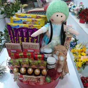 پک لاکچری ولنتاین با گل و عروسک کد C9 برند آنایو