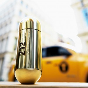 عطر گرمی ۲۱۲ وی آی پی زنانه | Carolina Herrera 212