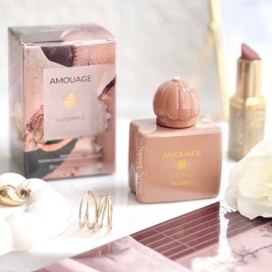 عطر روغنی با کیفیت در دسته زنانه مدل بلوسوم لاو