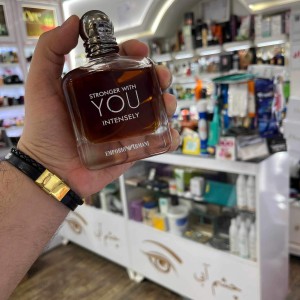 عطر ادوپرفیوم مردانه جورجیو آرمانی استرانگر ویت یو ابسولوتلی حجم ۱۰۰ میلی‌لیتر