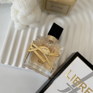 ایوسـن لورن لیبـر Ysl Libre  (جسیکا تویین - Jessica twain)