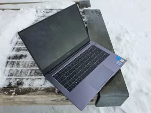 بررسی Huawei MateBook D 14 : لپ تاپ اداری آرام با عمر باتری طولانی در طراحی یکپارچه