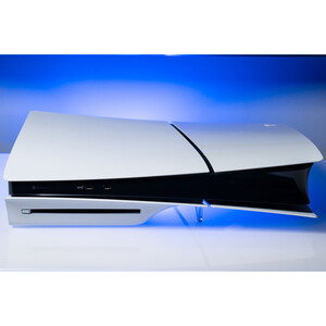 کنسول بازی سونی مدل PlayStation 5 Slim Standard ظرفیت یک ترابایت ریجن 2016A اروپا به همراه بازی EA Sports FC 24