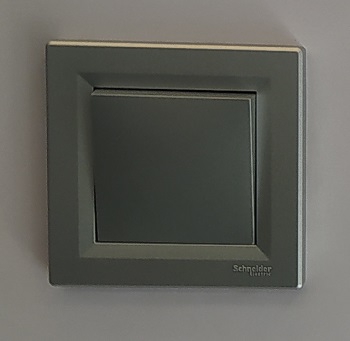 کلید و پریز اسفورا اشنایدر طوسی