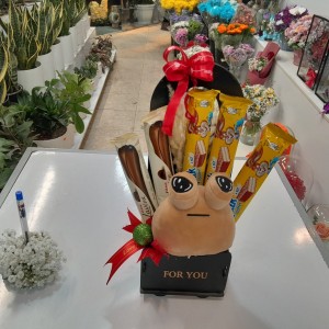 باکس هدیه عروسک پو افسرده