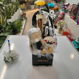 باکس عروسک روسی و آقای سیبیل