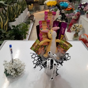سطل هدیه عروسکی کانگورو زرد