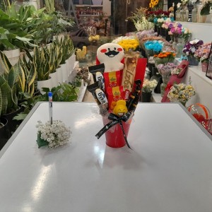 سطل هدیه عروسکی آقای سیبیل