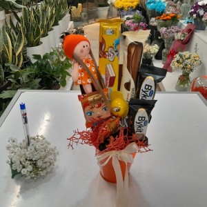 سطل هدیه عروسک روسی کلاه نارنجی