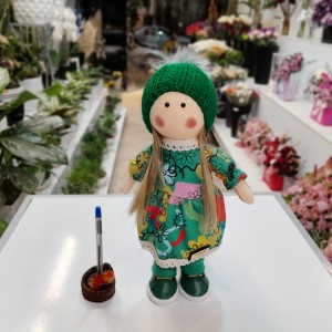 عروسک روسی دختر سبز