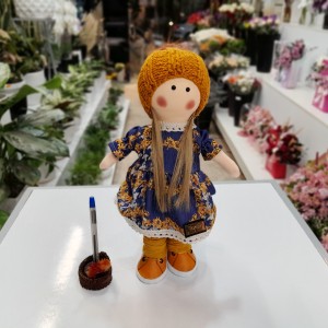 عروسک روسی دختر مسی مو بلوند