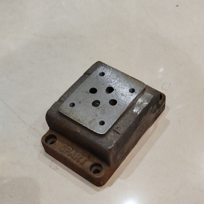 زير شير 1/4 چدنی 2 سوراخ از زیر 2 از بغل