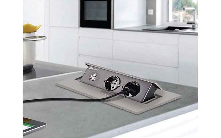 پریز توکار کابینت و اداری روی میز کنفرانس