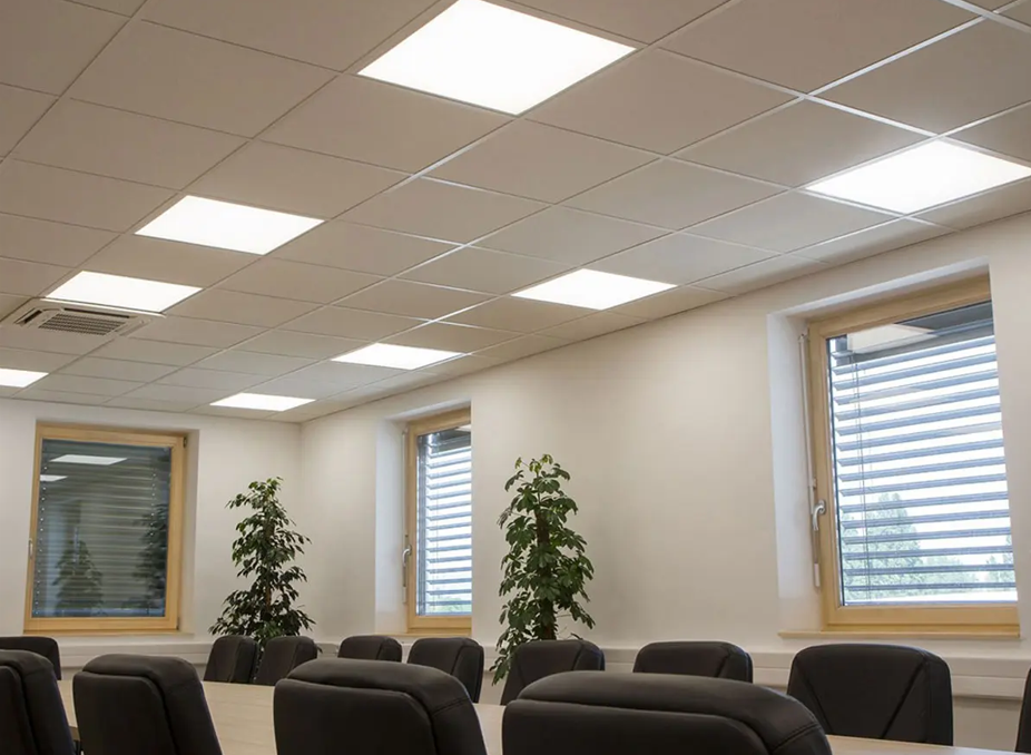 کیفیت نور چراغ سقفی و پنل