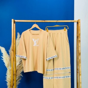 ست تی شرت لانگ و شلوار بگ زنانه - LOUIS VUITTON - کد 02