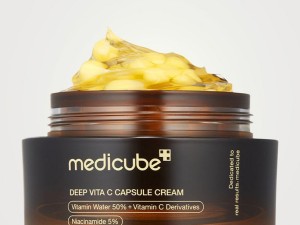 کرم کپسولی ویتامین C مدی‌کیوب