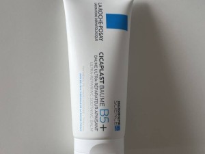 کرم ترمیم کننده پوست حساس سیکاپلاست لاروش پوزی