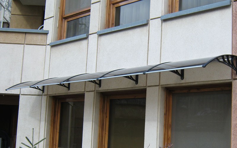 باران گیر درب و پنجره؛ راهکاری ساده برای جلوگیری از نفوذ آب باران