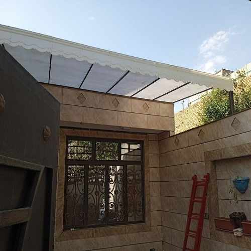 انواع سقف حیاط خلوت؛ از پلی‌کربنات تا نورگیر حبابی