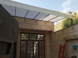 انتخاب بهترین سقف حیاط خلوت با توجه به فاکتورهای خاص مانند: شرایط آب و هوایی، قیمت، نوع عایق بندی و ... انجام می پذیرد.