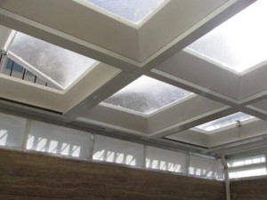 اجرای سقف حیاط خلوت با متریال باکیفیت، طراحی اصولی و قیمت مناسب بهترین راه برای افزایش کاربری و زیبایی فضای باز ساختمان شما می‌باشد.