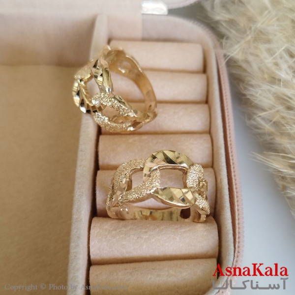 انگشتر طلاروس زنانه مدل کارتیر درشت  تراشدار رنگ ثابت مادام العمر کد ANG19277W