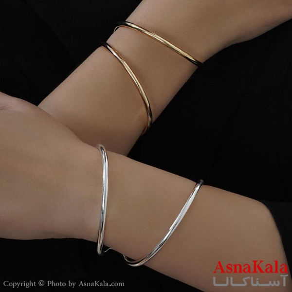دستبند بنگل  مینیمال ترند سال با پوشش نانو  زنانه استیل طلایی کد DSB18451w