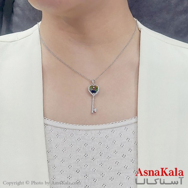 گردنبند زنانه سواروسکی اورجینال مدل قلب و کلید با کارت گارانتی و جعبه سواروفسکی کد GNB16691W