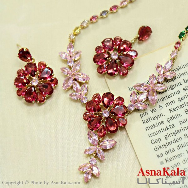 سرویس جواهری زنانه طرح مجلسی مدل گل نگین قرمز کد NIM14498W