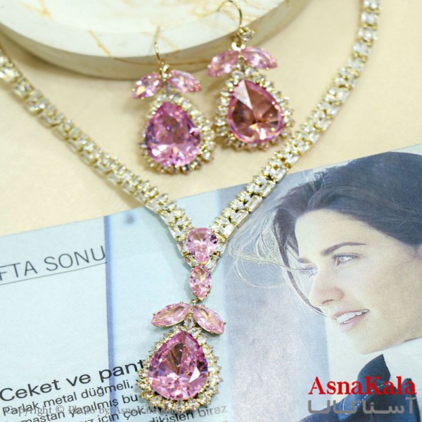 سرویس جواهری زنانه طرح مجلسی مدل اشکی جدید نگین صورتی کد NIM14502W