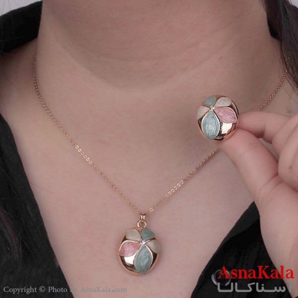 نیم ست زنانه شامل گردنبند و گوشواره استیل 316 مدل دایره طرح گل رنگ طلایی کد NIM14523W