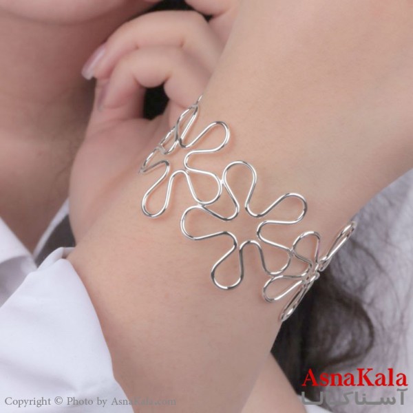 دستبند النگویی زنانه پینترستی استیل 316 مدل  گل نقره ای کد DSB18521W