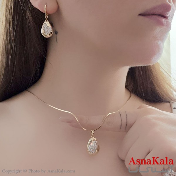 نیم ست زنانه ژوپینگ مدل اشک نگینی شامل گوشواره و گردنبند طرح طلا کد NIM14551W