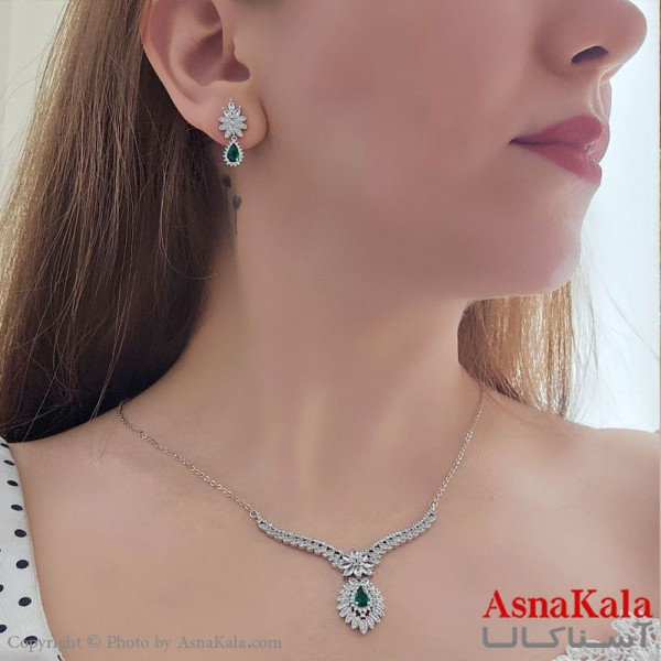 سرویس جواهری زنانه طرح مجلسی مدل اشکی نگین سبز آبکاری رادیوم کد NIM14558W