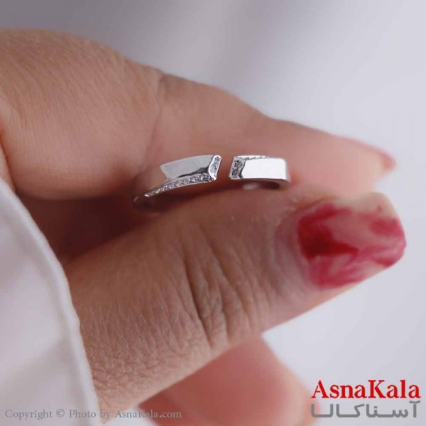 انگشتر زنانه استیل مدل فاصله نگینی نقره ای کد ANG19540W