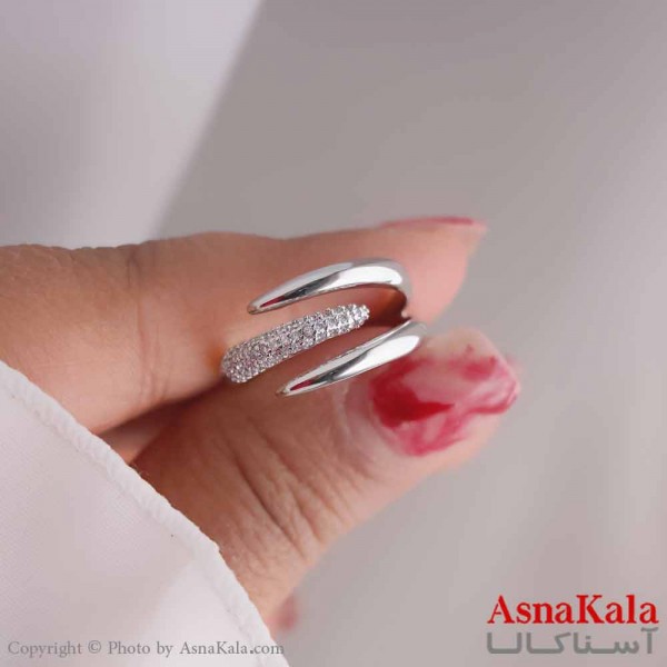 انگشتر زنانه استیل مدل  نیزه ای فول نگین نقره ای کد ANG19574W