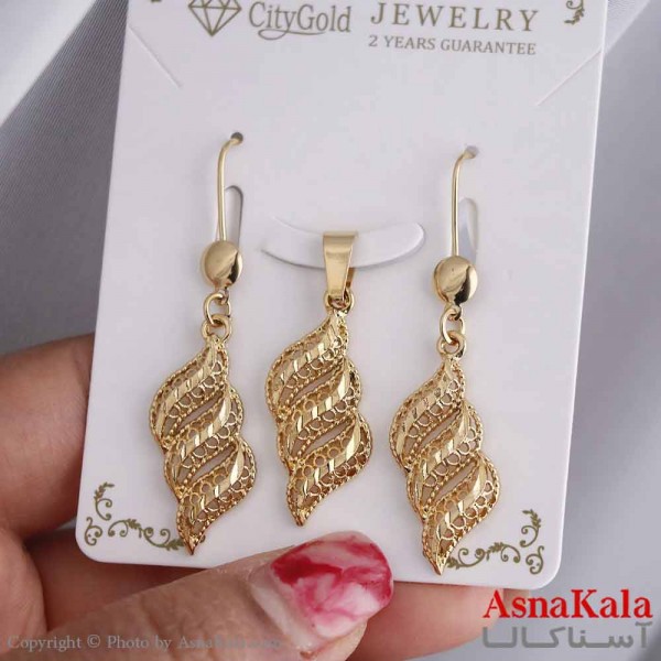 نیم ست زنانه شامل گردنبند و گوشواره  طلاروس مدل پیچی رنگ طلایی کد NIM14562W