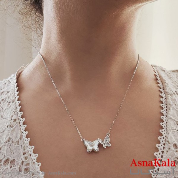 گردنبند دخترانه سواروسکی با کارت گارانتی و جعبه و بگ مخصوص مدل پروانه کد GNB16842W