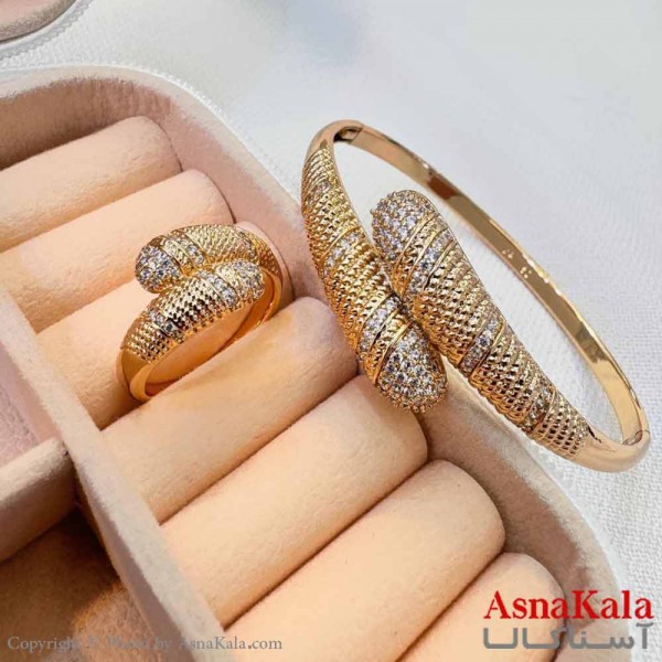 نیم ست زنانه شامل دستبند و انگشتر استیل مدل فول نگین کد NIM14614W