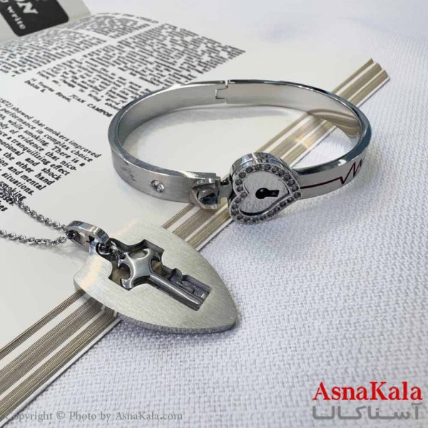 نیم ست زنانه شامل گردنبند و دستبند استیل مدل کلید و قفل کد NIM14620W