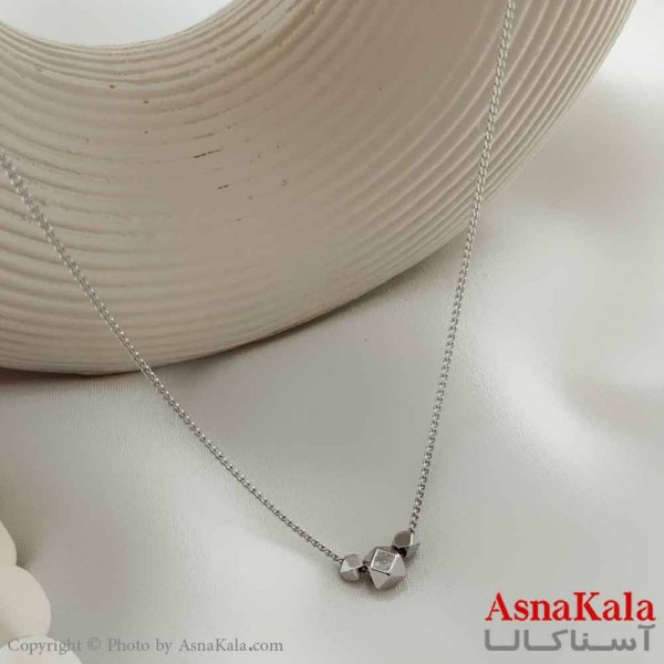 گردنبند ژوپینگ مینیمال دخترانه مدل مکعب نقره ای کد GNB161041W